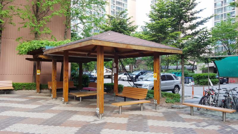 단지 내에서 즐겁고 여유로운 시간을 보낼 수 있는 쉼터 공간이에요