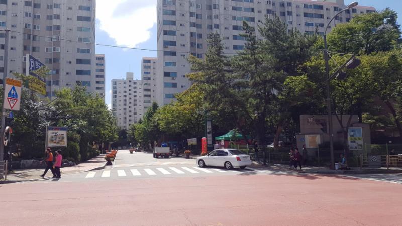 청구3차 정문이에요