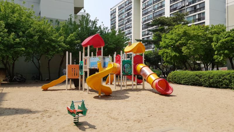 아이들이 뛰어놀 수 있는 놀이터에요