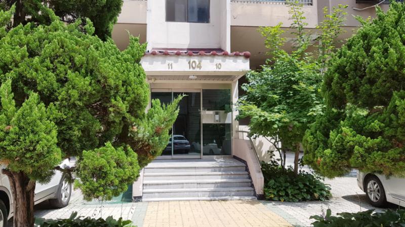 1층 공용현관이에요