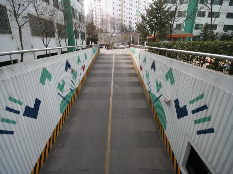 지하주차장입구