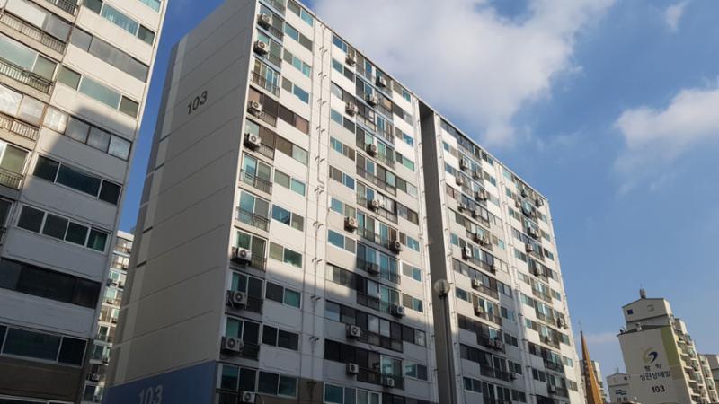 삼익세라믹 총 주차대수는 714대로 세대당 주차대수는 1