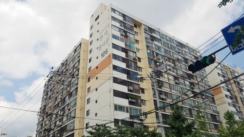 현대1차 아파트 단지전경 모습이에요