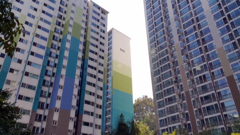 단지만의 특별한 외관 디자인으로 품격 있고 고급스러움이 느껴지는 단지 모습이에요