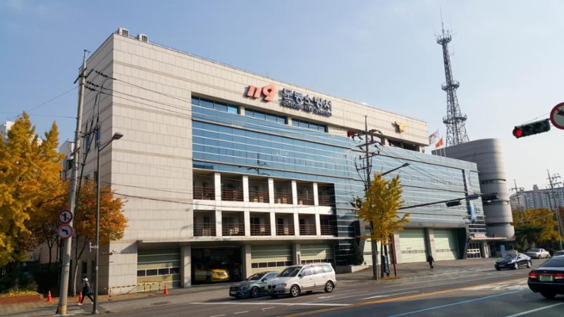 단지 인근에 도봉소방서가 위치하고 있어 각종 화재,사고 발생시 신속하게 조치를 받을수 있어 안심하고 주거생활을 누릴수 있을 것 같습니다