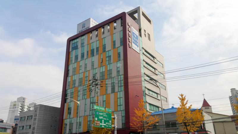 단지 인근에 위치한 바로선병원입니다