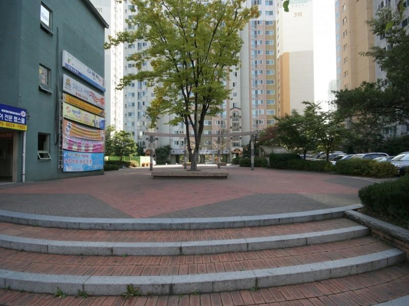 부출입구(서문)