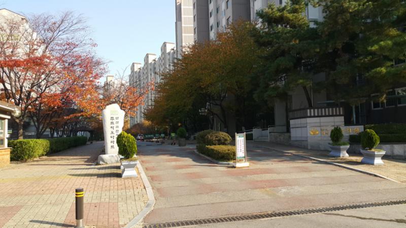 안산고잔푸르지오5차 후문입니다