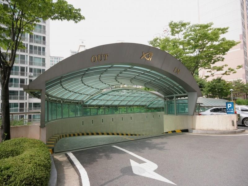 지하주차장입구