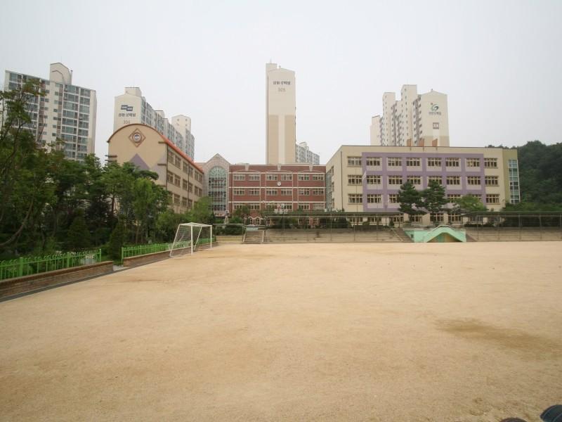 상현초교
