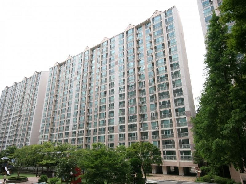 910동