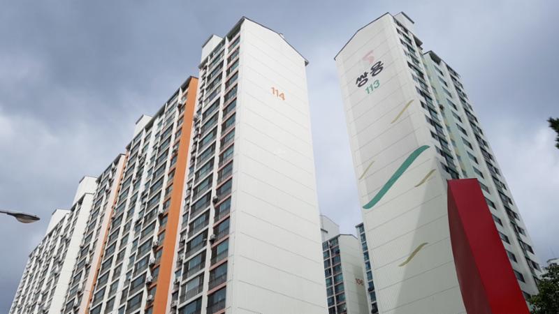 단지는 총 15개동 1,352가구로 이루어져 있어요
