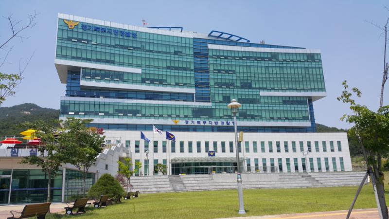 단지 인근에 경기북부지방경찰서가 위치해 있어 범죄, 치안 관련 문제를 신속하게 조치 받을수 있어 편안한 주거생활을 누릴수 있습니다