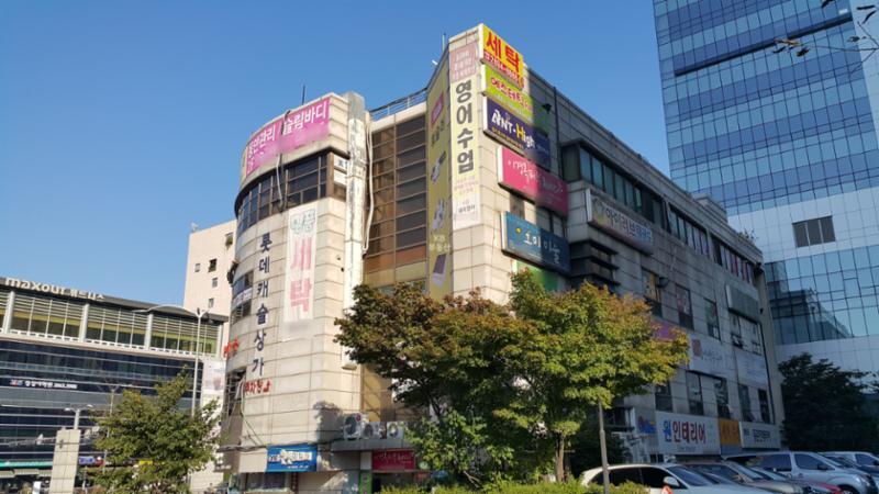 우장산롯데캐슬 내 상가 모습이에요