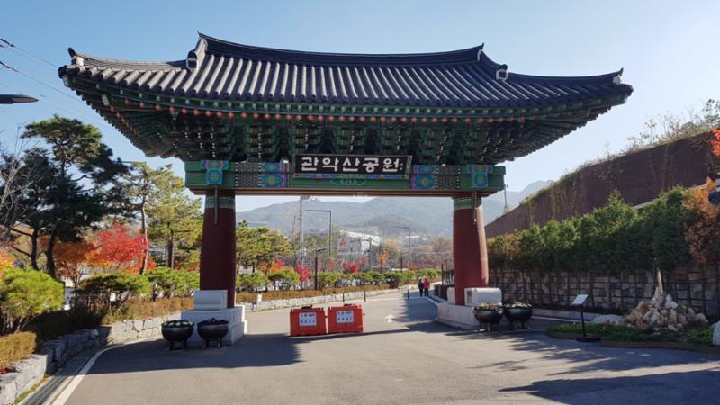 단지 주변으로 근린공원이 위치해 있습니다
