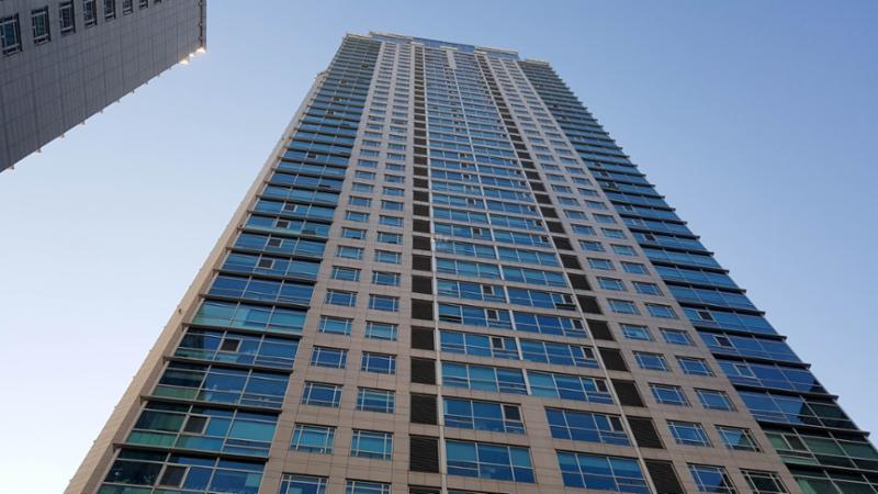 현대슈퍼빌의 웅장하고 세련된 전경 사진이에요