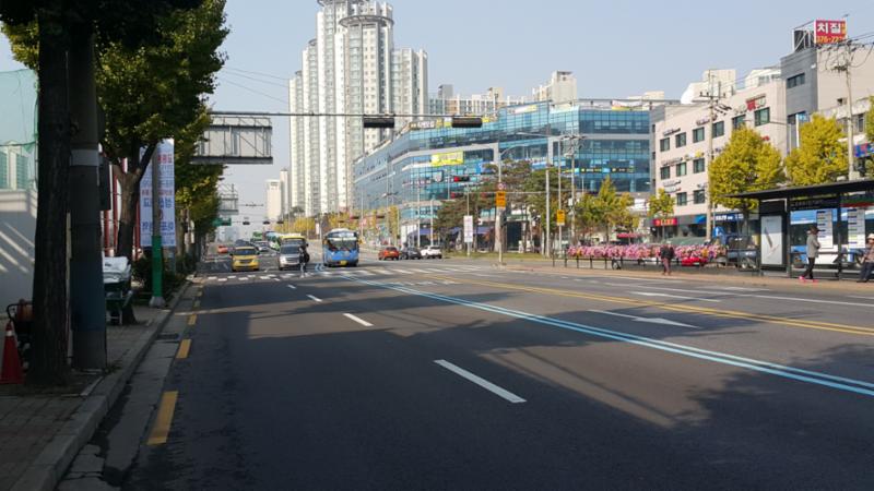 단지 주변에 위치한 수색로 입니다