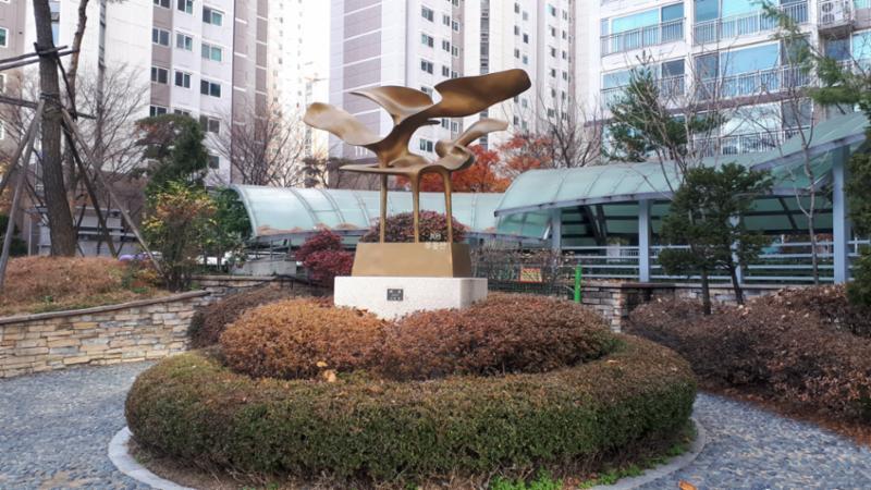 호계e-편한세상아파트 단지조경 모습이에요