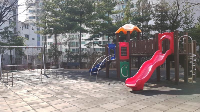 어울림아파트 내 놀이터에요