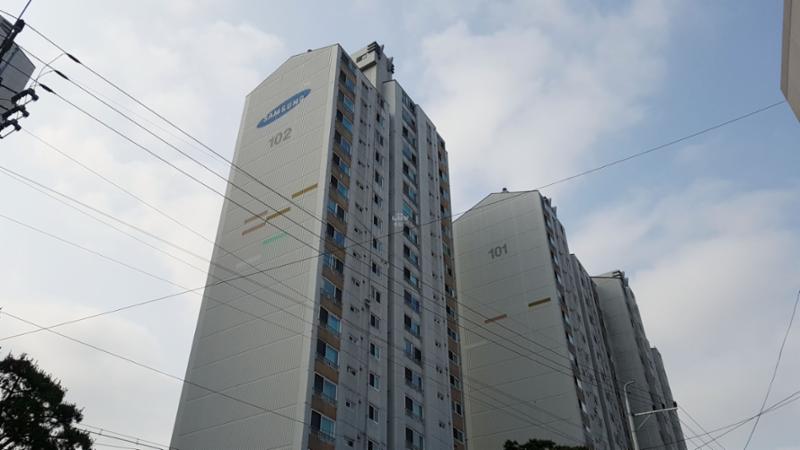 총 9개동, 648세대로 이루어져 있는 이문래미안2차에요