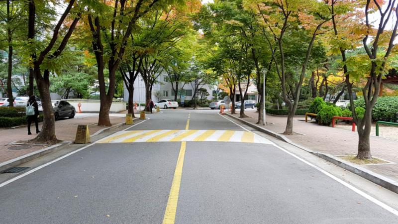 단지 내 보행로 및 산책로에요