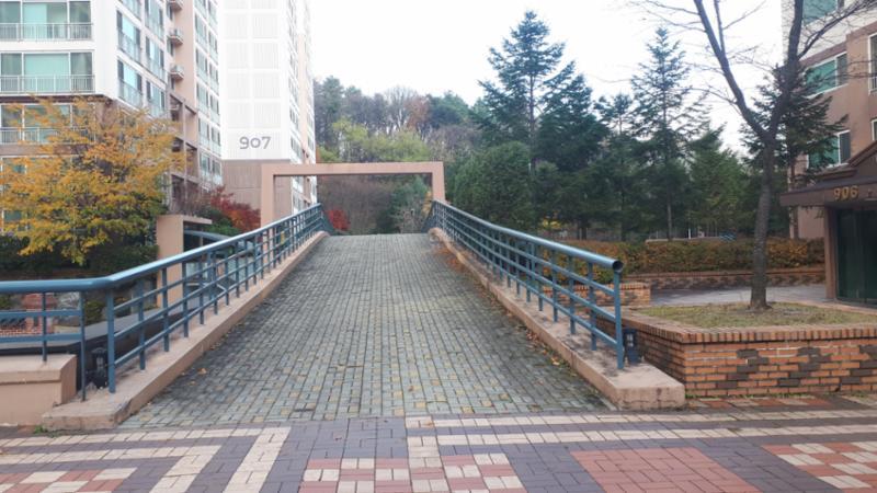 단지 내 보행로 및 산책로에요