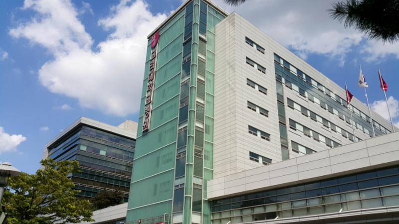 대형 병원이 단지에서 차량 6분 거리에 위치해, 손쉽게 의료시설을 이용할 수 있습니다