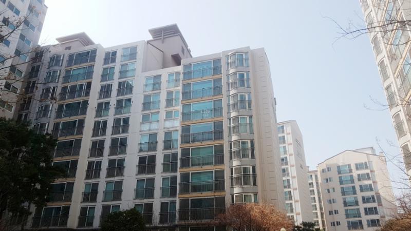 방배현대홈타운3차의 단지전경이에요