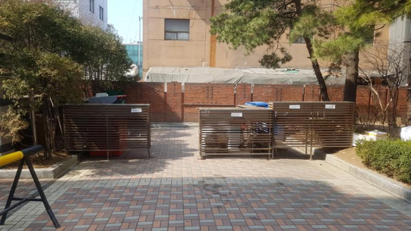단지 내 분리수거함이에요