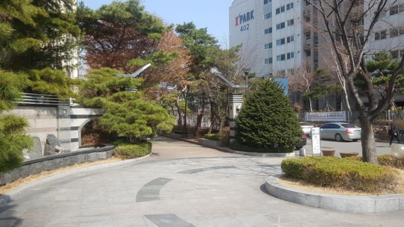 방배현대홈타운3차의 단지전경이에요