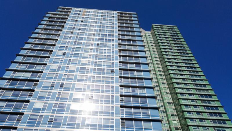 아크로비스타의 웅장하고 세련된 전경 사진이에요