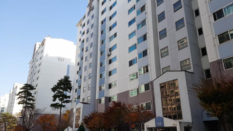 107동 늘벗마을신창1차 아파트 단지 전경 이에요
