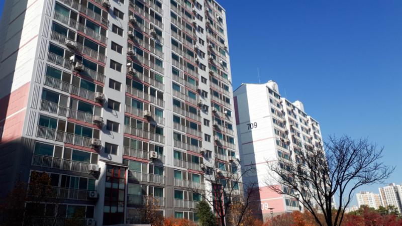 2004년에 입주한 단지에요