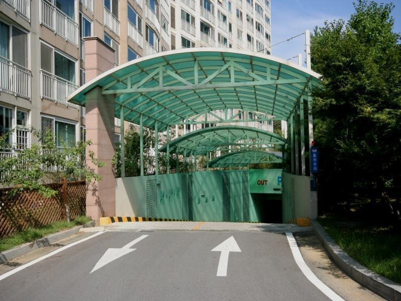 지하주차장입구