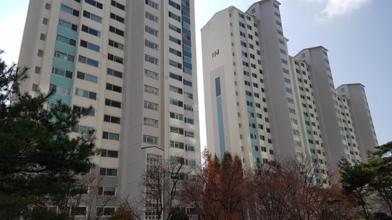 자봉마을써니밸리 아파트 단지 전경 모습이에요