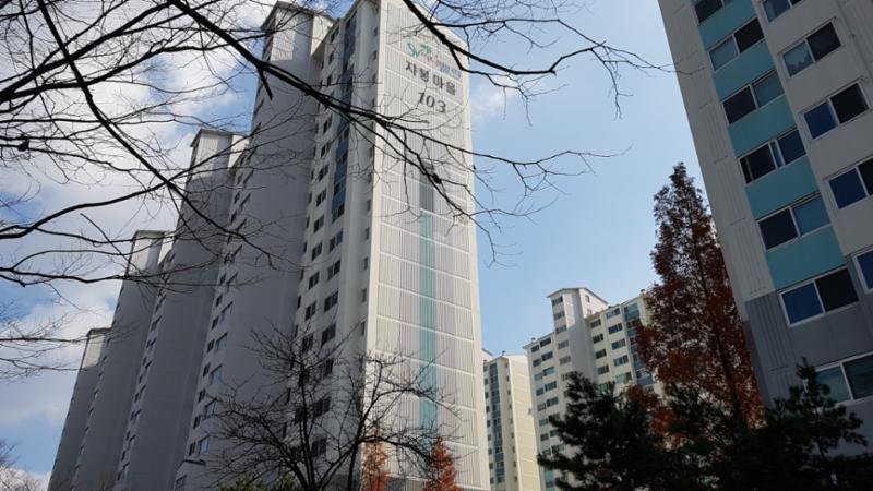 자봉마을써니밸리 아파트 전경이에요
