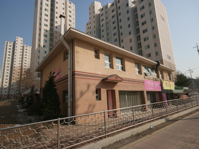 부출입구앞상가