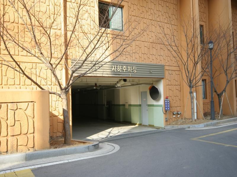 지하주차장입구