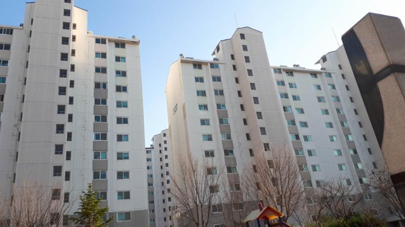 307동 느치미마을주공뜨란채3단지 아파트 단지전경 이에요