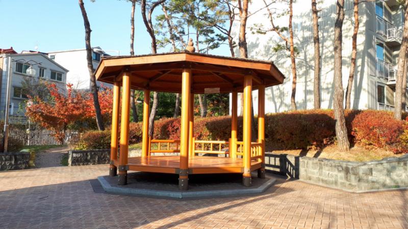 단지 내에서 즐겁고 여유로운 시간을 보낼 수 있는 쉼터 공간이에요