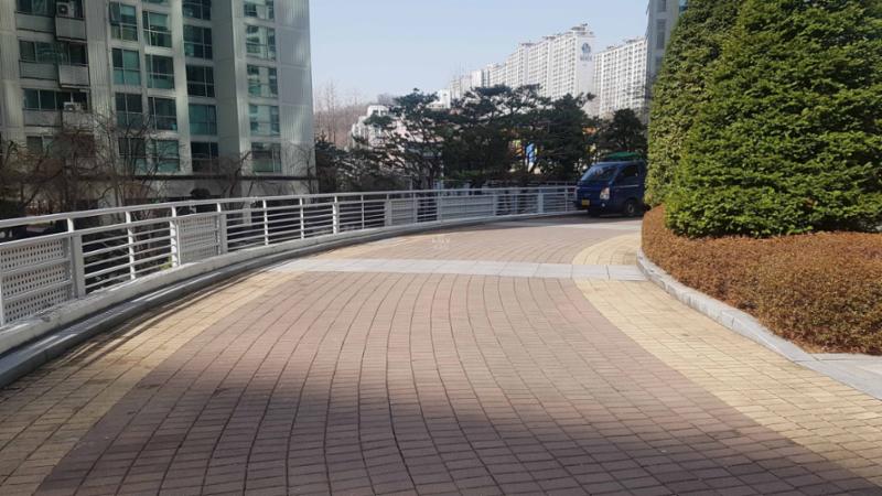 단지 내 보행로에요