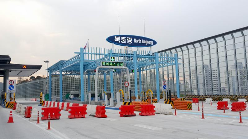 단지 주변 이용 가능한 세종포천고속도로입니다
