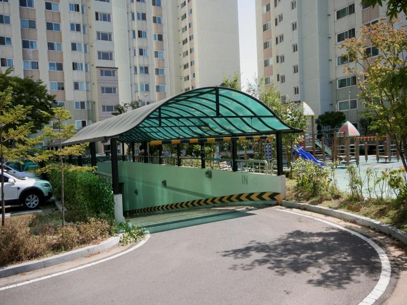 지하주차장입구