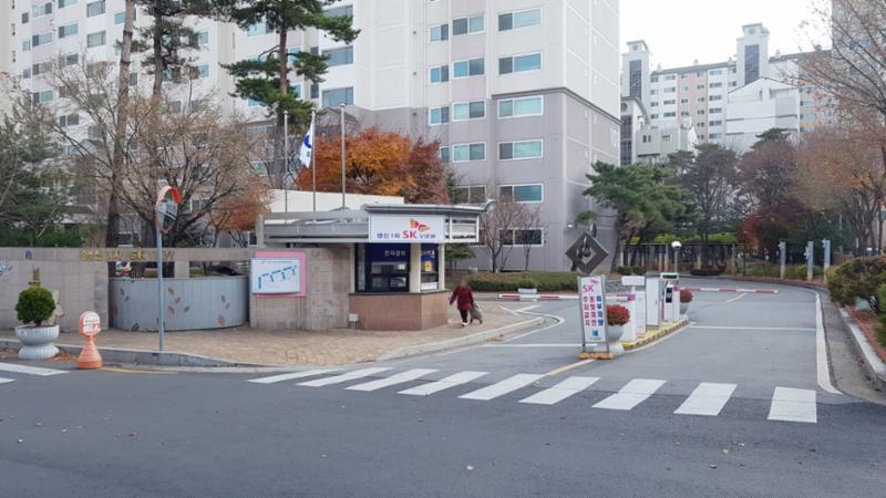 행신SK뷰1차 단지정문이에요