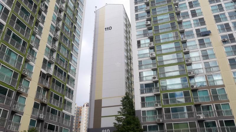단지 전경이에요 총 689세대, 총11개동 최고20층으로 이루어진 단지이에요
