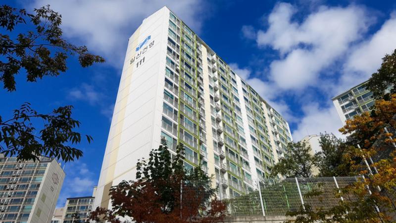 일신건영휴먼빌 총 주차대수는 993대이며 세대당 주차대수는 1