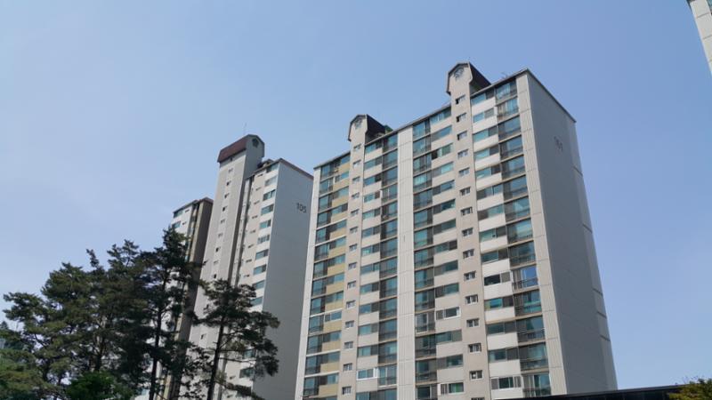 한강뷰의 높은 층고와 개방감으로 입주민들의 만족도가 높습니다