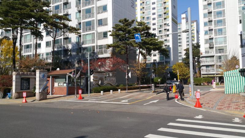 삼산타운1단지 단지의 정문이에요
