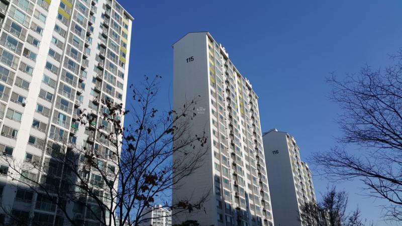 삼산타운1단지의 깔끔하고 세련된 전경 사진이예요