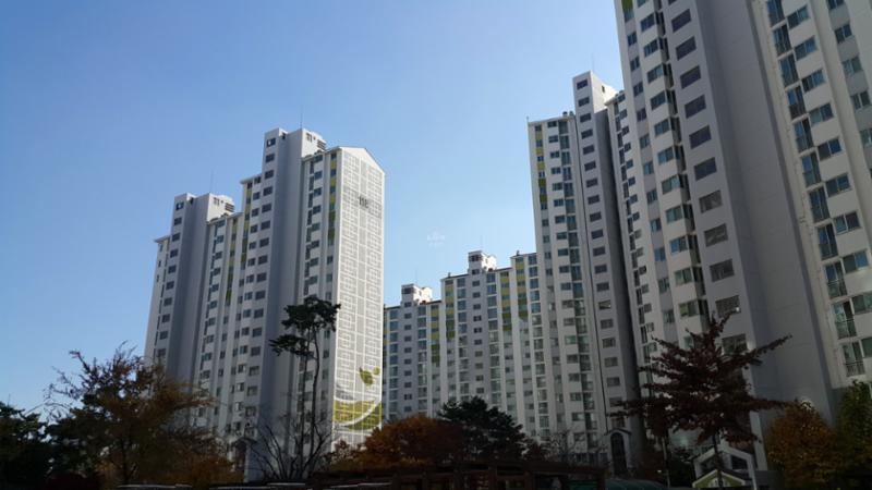 내부에서 바라본 삼산타운118동 전경입니다